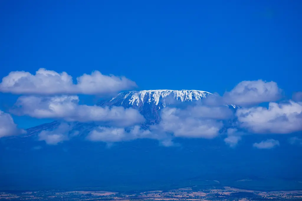 7 Days Mid-range Safari – Tarangire, Manyara, Kilimanjaro, Serengeti & Ngorongoro